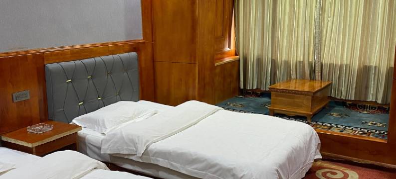 白云宾馆(格萨尔东街店)图片