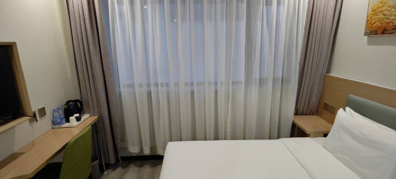 易居优漫酒店(天津长虹公园店)图片