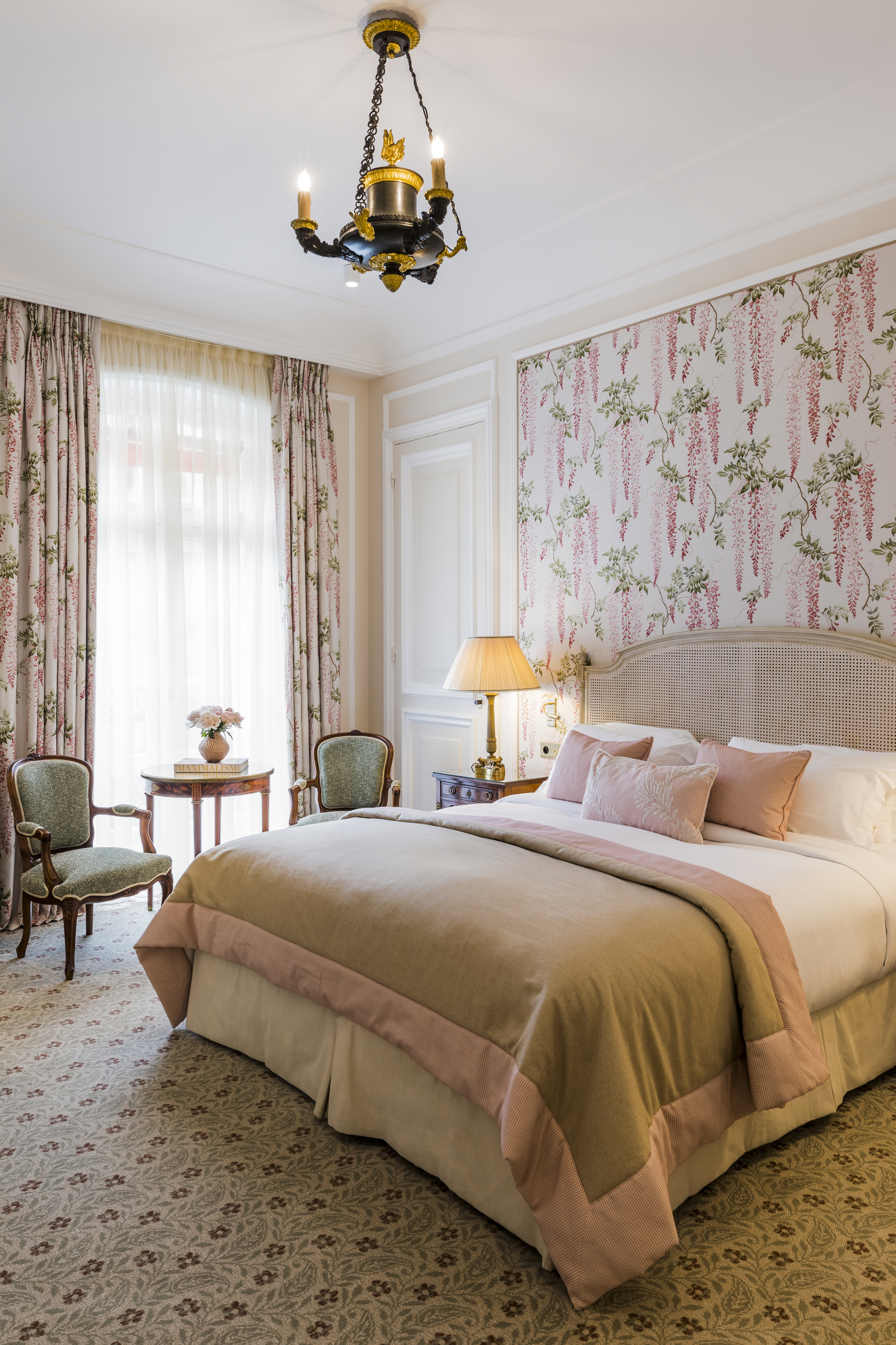 Hôtel San Régis Over view