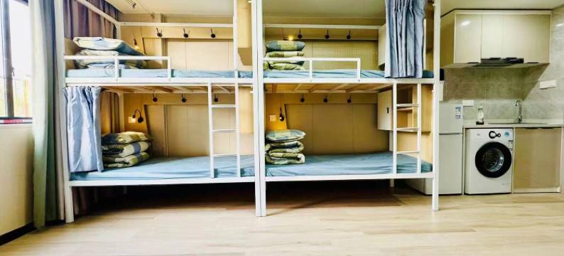 魔盒青旅(新国际博览中心芳华路地铁站店)图片