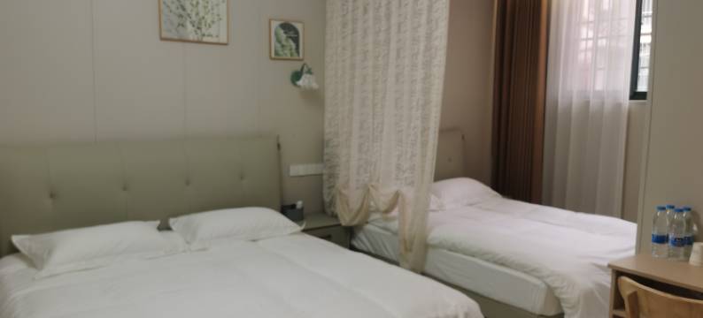 开封上岸民宿(万岁山武侠城店)图片