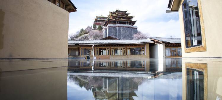 观景民宿(独克宗古城大佛寺转经筒店)图片