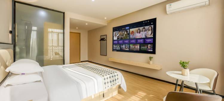 百悦投影主题酒店(大旺广场店)图片