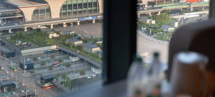 全亚·智能高空观景酒店(贵阳高铁北站店)图片