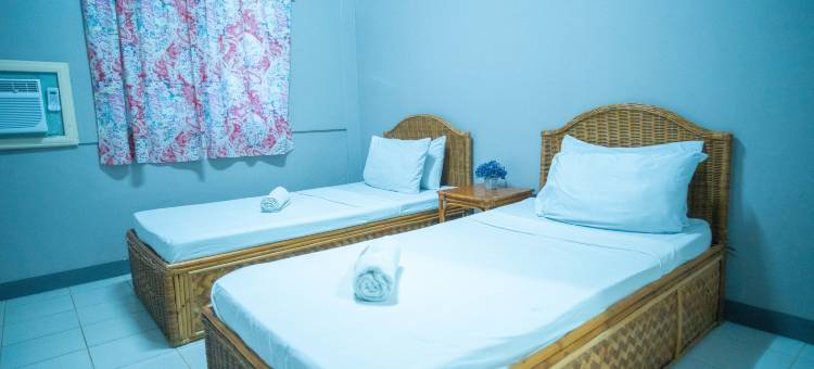 Tropical Place Hotel by RedDoorz图片