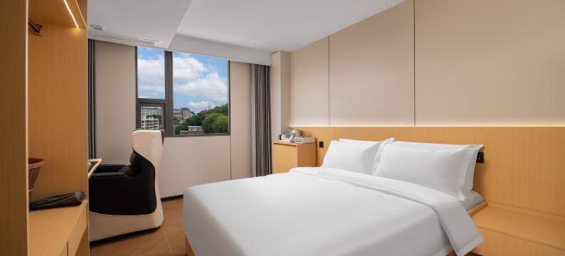 霍闪电竞酒店(绵阳高铁站涪城万达广场店)图片