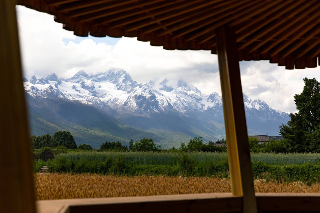 椿山雪・日照金山・田园牧场度假酒店Mountain Spring(白沙古镇店)图片