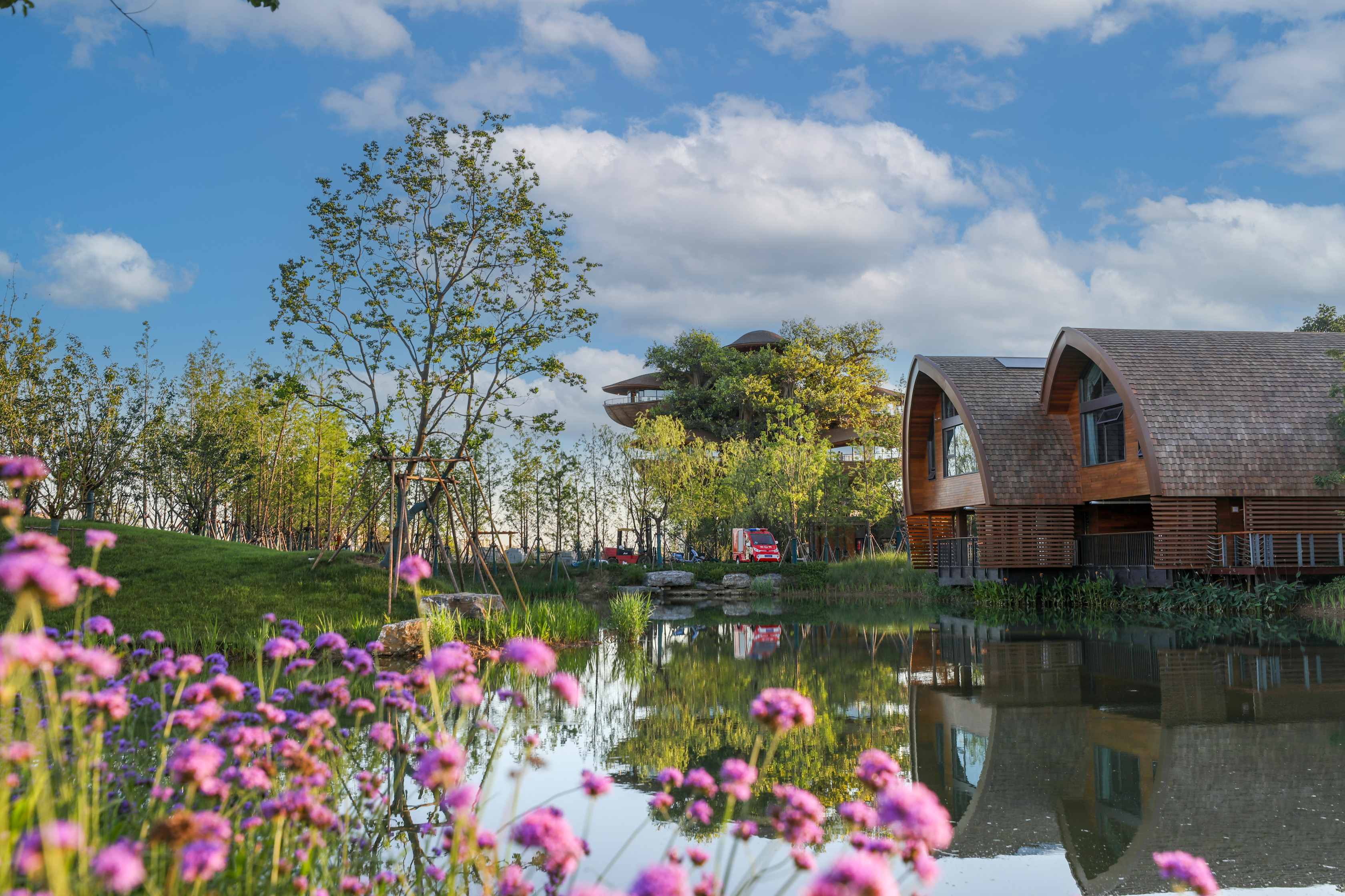Wuhan Chengjian Senbo Nature Park & Resort Hotel Over view