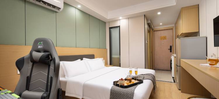 尖峰·柚电竞酒店(南昌西站地铁站店)图片