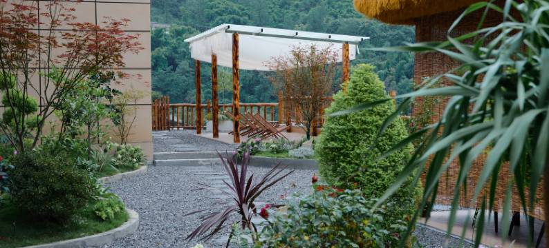 峨眉山依山归隐酒店(清音阁景区店)图片