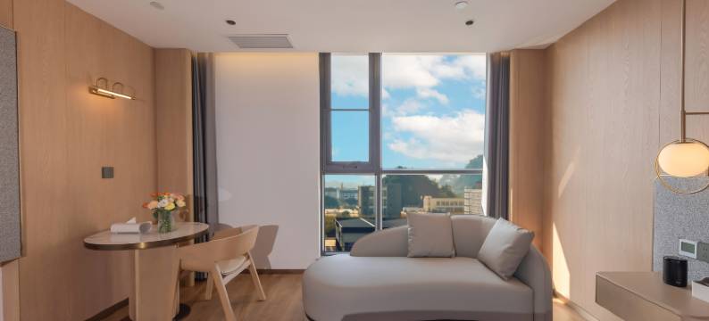 玉景潭阿数瑟酒店(镇康店)图片