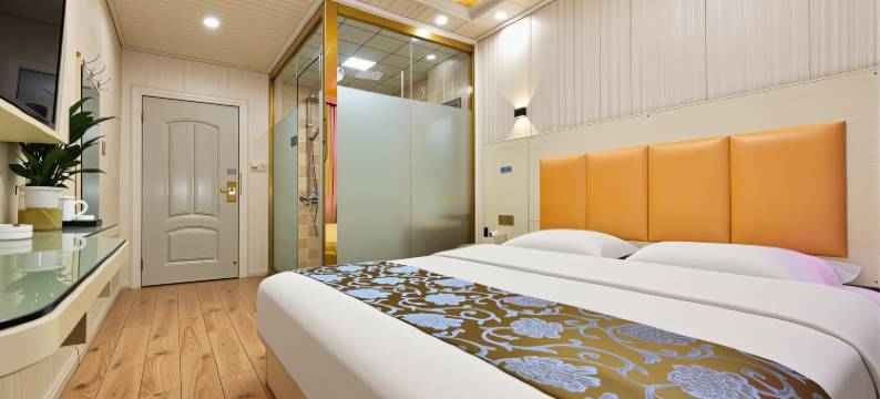 维尔纳主题酒店(柳州高铁站店)图片