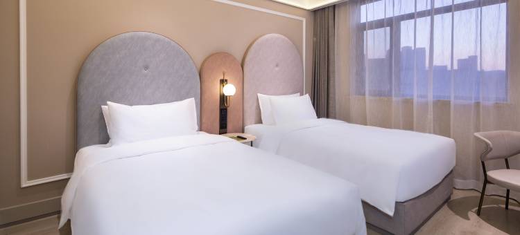 青岛栈桥火车站美居酒店图片