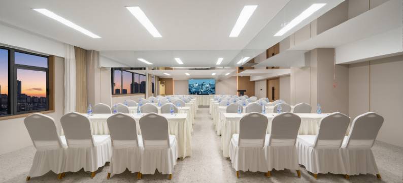 香港艾度假日酒店(重庆忠县忠义广场店)图片