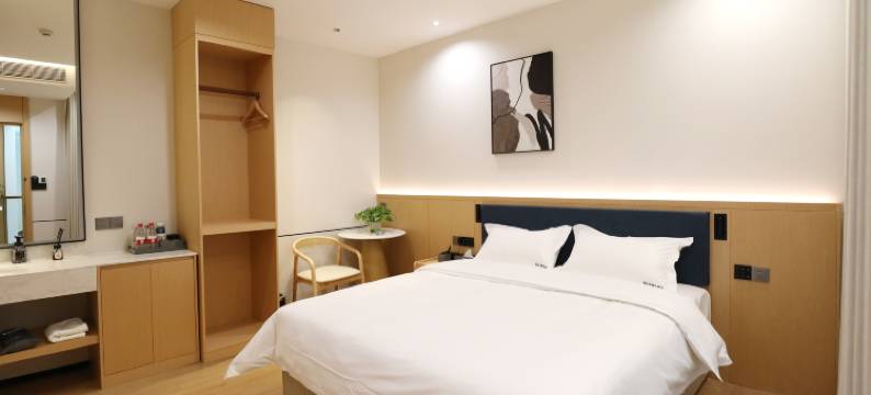 艺龙瑞云酒店(秦安北滨河路店)图片