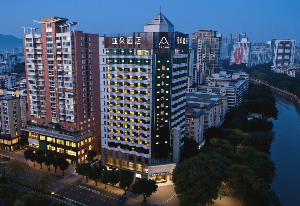 福州泰禾广场东门地铁站亚朵酒店外景图