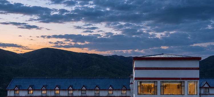 RELAXC丽宽酒店(阿坝县格尔登寺院店)图片