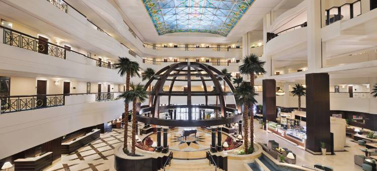 迪拜阿尔布斯坦瑞享酒店(Mövenpick Grand Al Bustan Dubai)图片