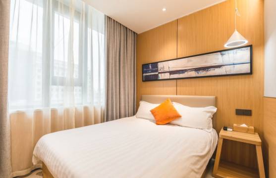 99旅馆连锁(昆山神童泾地铁站店)