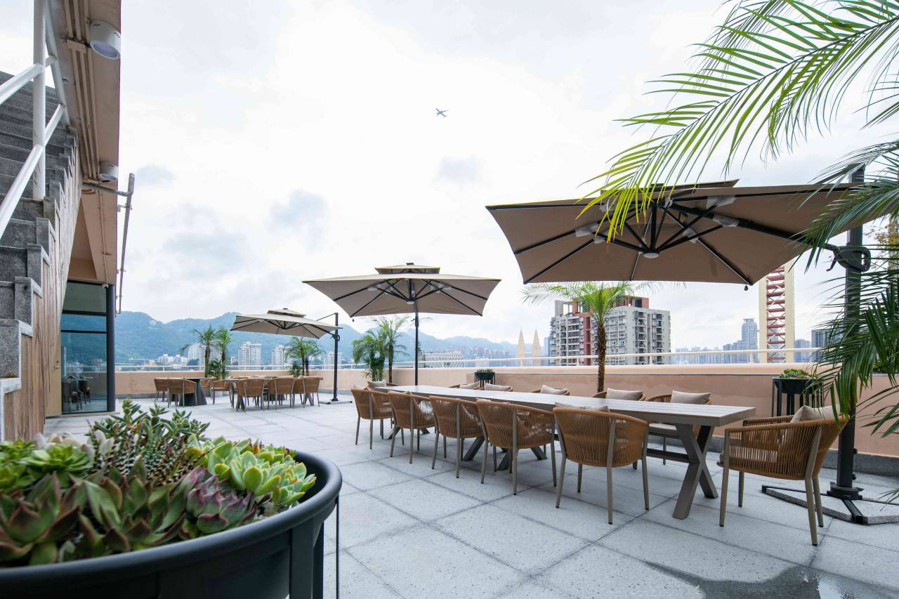 重庆解放碑洪崖洞长航美仑酒店图片