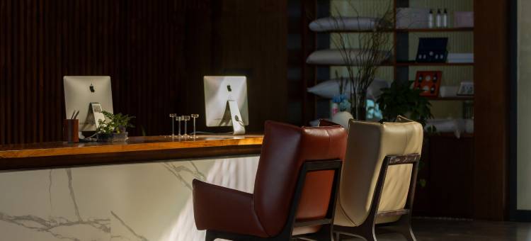 腾冲聆荷渡半山温泉酒店图片