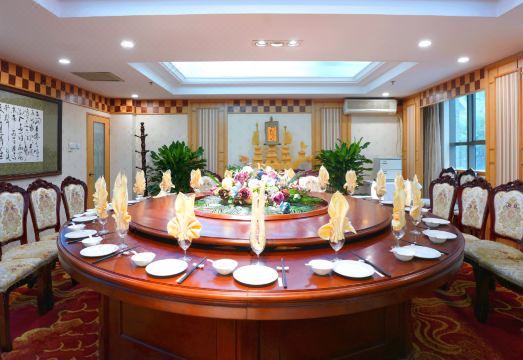 Luzhongyun Hotel Hotel Overview