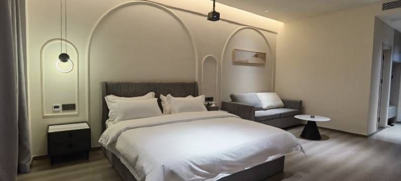 锦秀智影酒店(昆明中交金地巫家坝地铁站店)图片