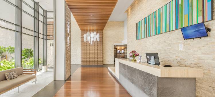 红崖蒙科莫盛橡套房酒店(Oaks Redcliffe Mon Komo Suites)图片