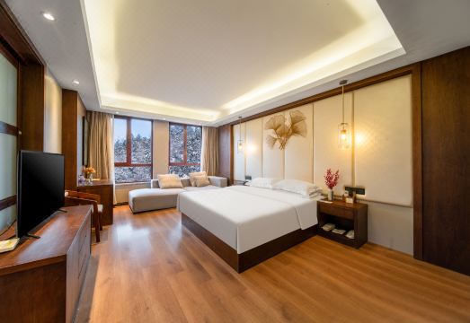 Wolong Valley Forest Hotel (Changshan Library Wolong Mansion) Hotel Overview