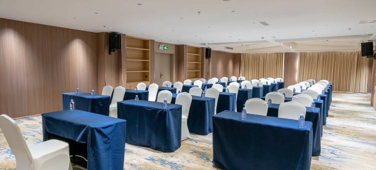 北海万信四季酒店(高铁站国际客运港码头店)图片