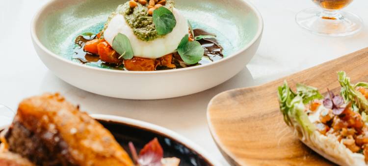 希尔顿格芮精选科隆瓦瑟图姆酒店(Wasserturm Hotel Cologne, Curio Collection by Hilton)图片