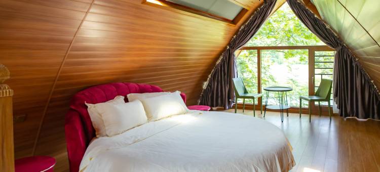 月亮湾风景区房车民宿图片