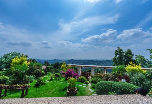 Chengdu Chunfeng Shili HomestayHotel Overview