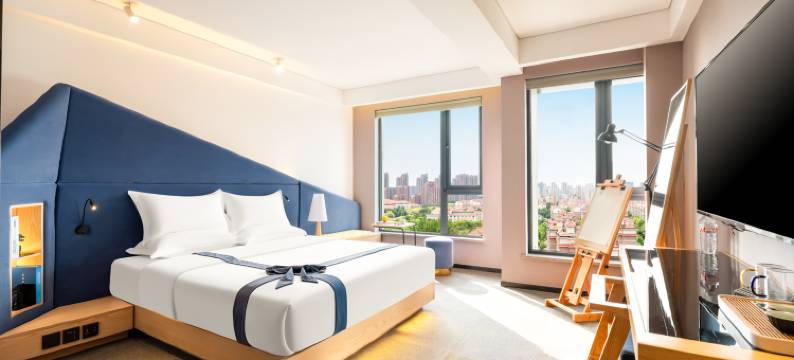 云鼎青年文艺酒店(许昌胖东来天使城店)图片