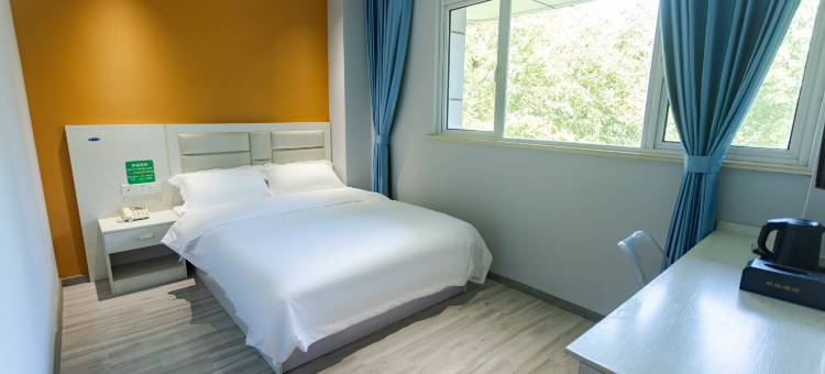 欣悦宾馆(镇江火车站万达广场店)图片