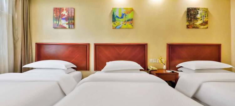 东方瑞吉商务酒店(沈阳站铁西广场地铁站店)图片