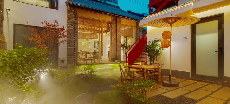 山尔云雾花园酒店(洛邑古城丽景门十字街店)图片