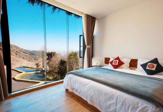 元阳梯田上精品民宿（多依树店）外景图