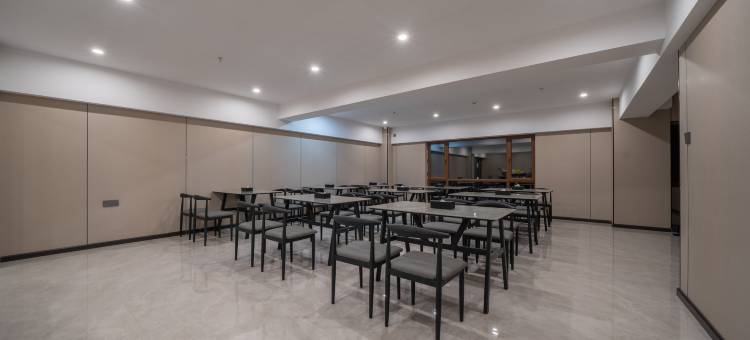 希尔曼酒店(雪乡文化广场店)图片