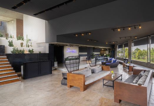 Sunday Sea Two Pool Villa Pattaya Hotel Overview