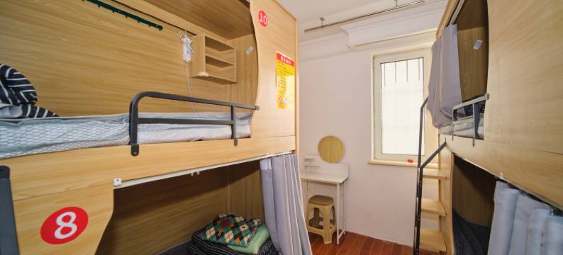 背个小包太空舱青年旅社(万象城店)图片