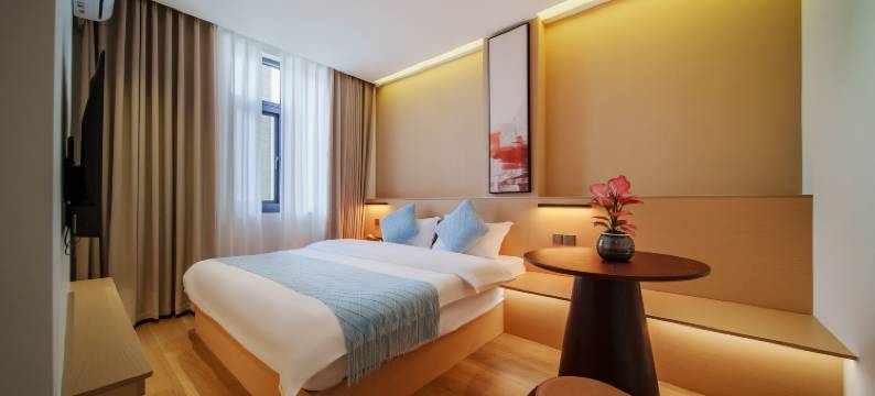 清院民宿(建水古城小火车店)图片