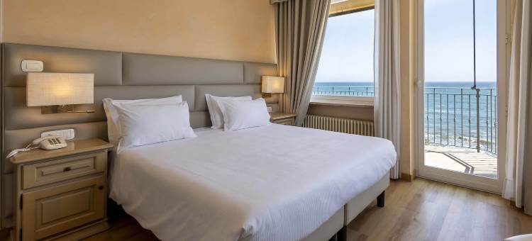 戴安诺码头宫殿 B&B 酒店(B&B Hotel Diano Marina Palace)图片