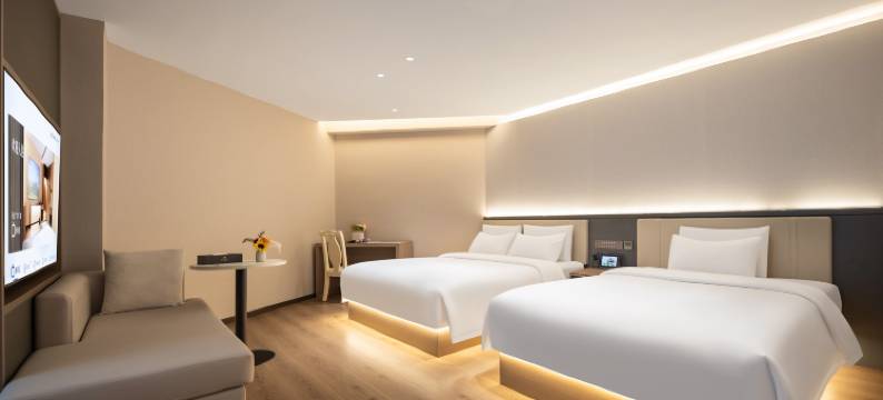 季朵酒店(青年大街地铁站中街步行街店)图片