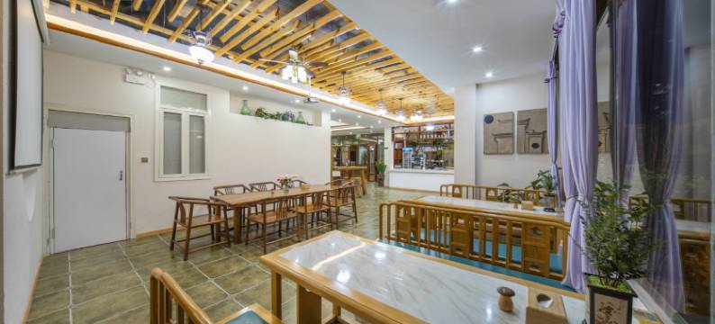 西昌索特酒店(邛海湿地火把广场店)图片