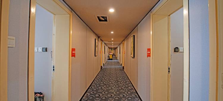 派酒店(西安明城墙和平门地铁站店)图片