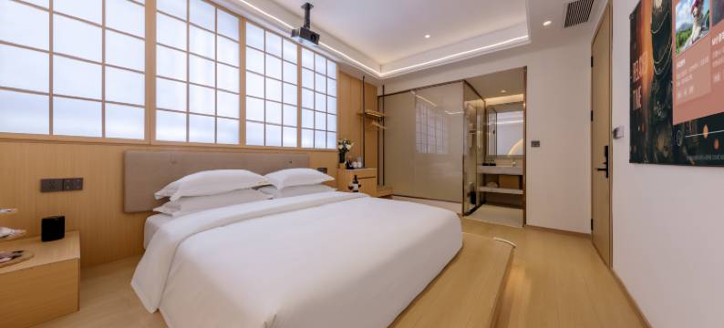 栖岸智能影院酒店(普定玉秀广场店)图片