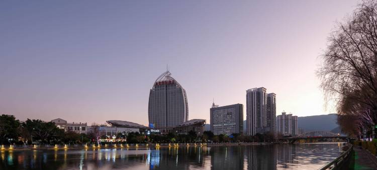 汀屿海岸美居(大理兴盛大桥洱海公园店)图片