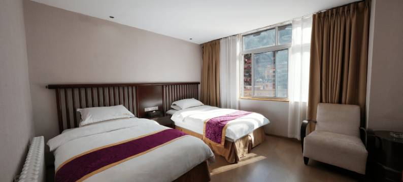 德格浙川康巴大酒店(印经院店)图片