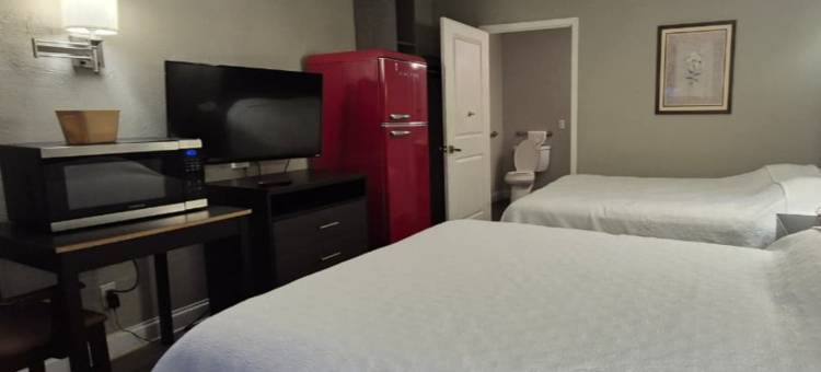 位于梅里尔维尔的经济型旅馆，靠近I 65的联排别墅(Economy Inn Merrillville by Townhouse I 65)图片